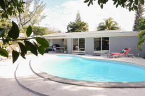 Miami Beach Villa with Sparkling Pool! Sleeps 10+!